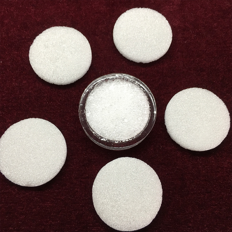 Třísky křemenného písku